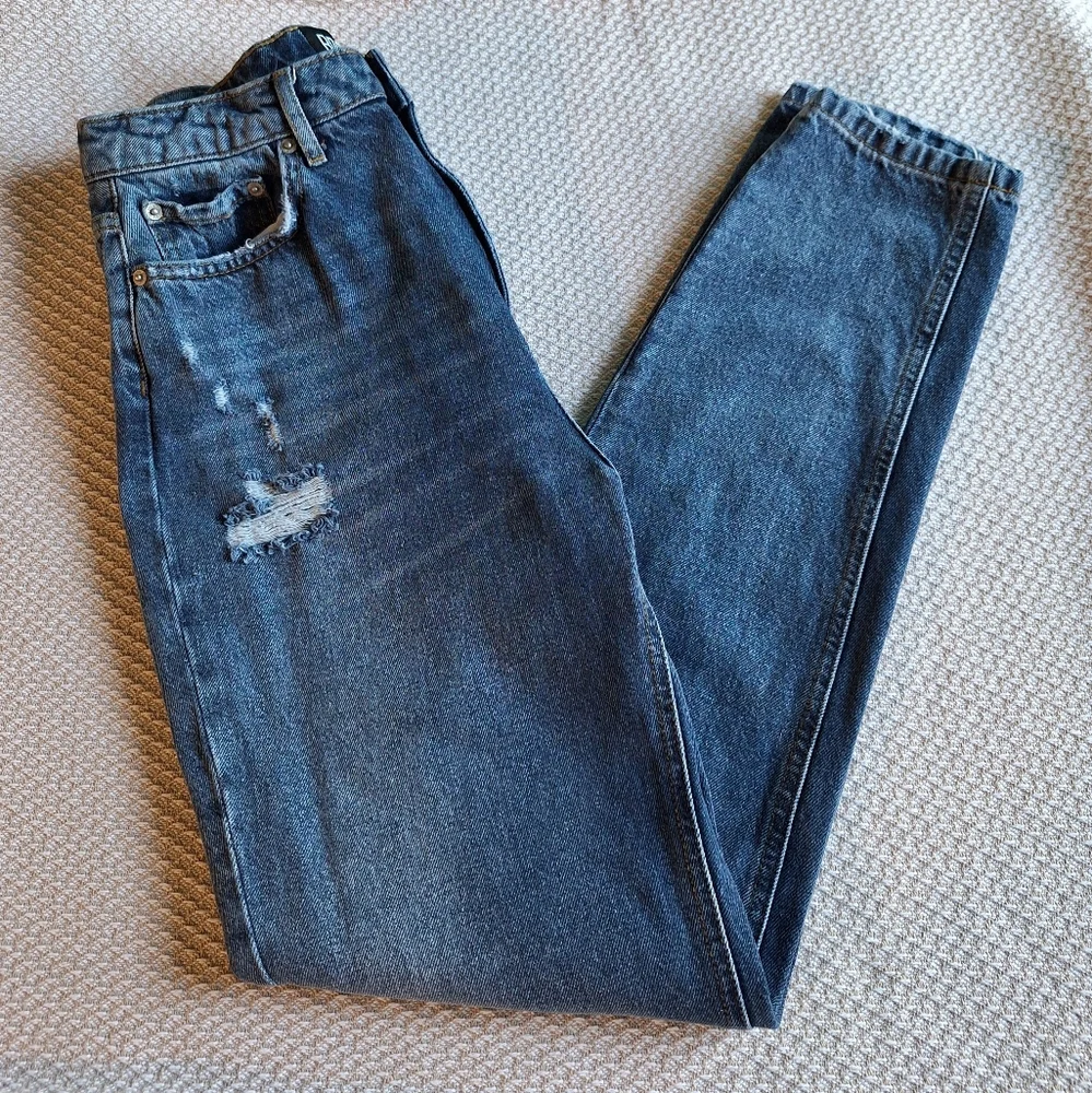 BDG Mom Light Blue Boyfriend Jeans